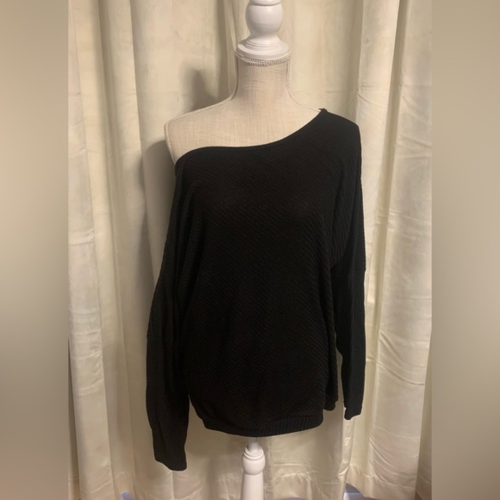 Off the shoulder Dolman top  - EUC - sz M